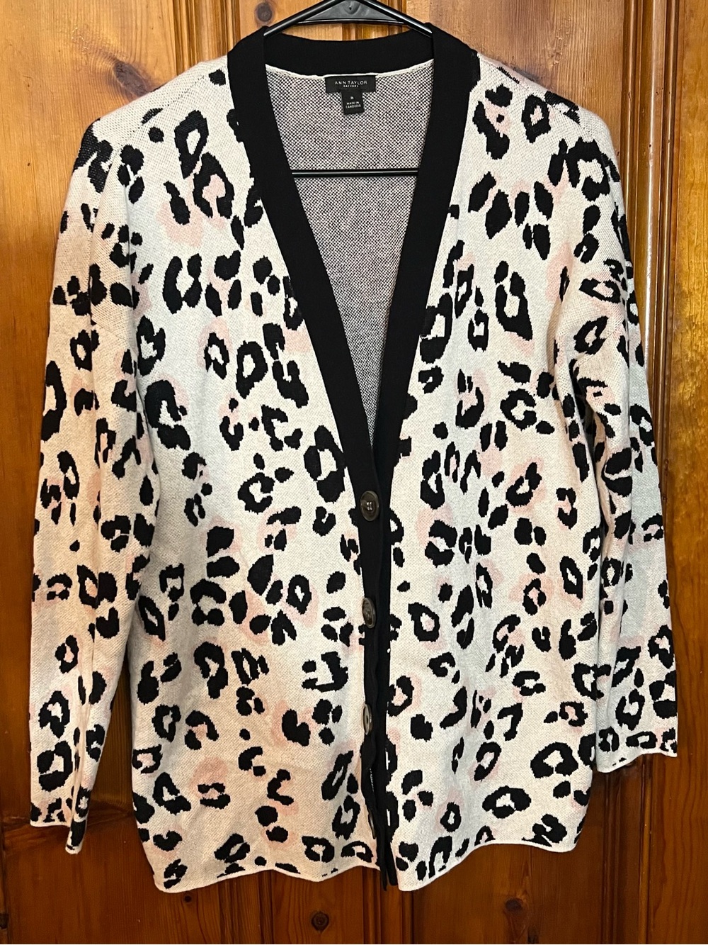 Ann Taylor Size Medium Black & Cream Leopard Print Button Cardigan Sweater